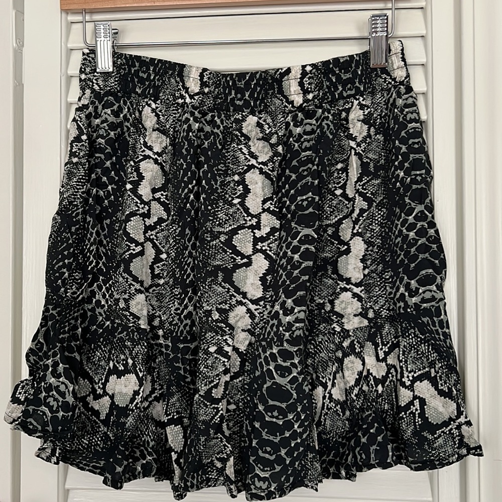 Python Print Mini Skirt, Size Medium. Light Fabri… - image 4